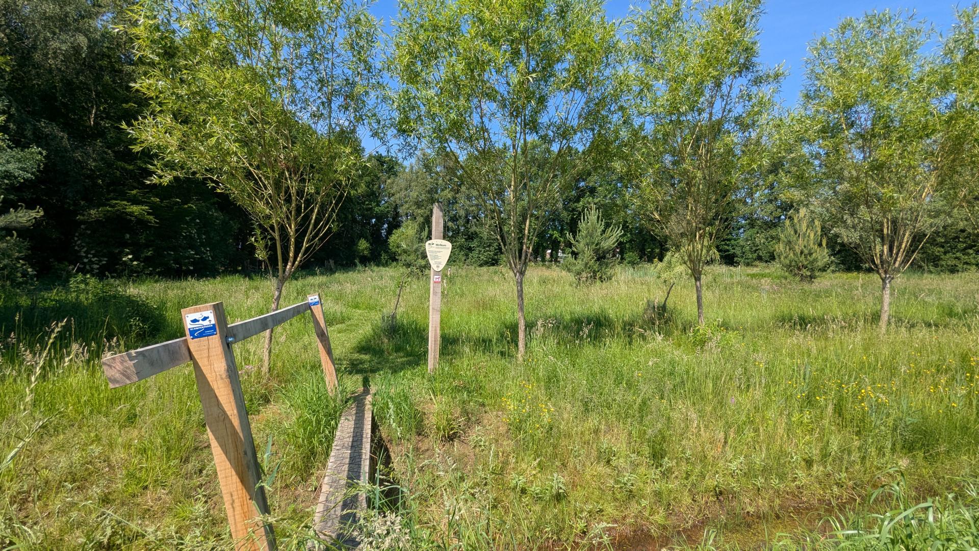 Wandelbrug bij klompenpad in Keijenborg Hengelo